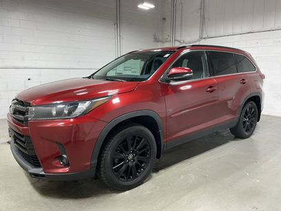 Used 2019 Toyota Highlander SE