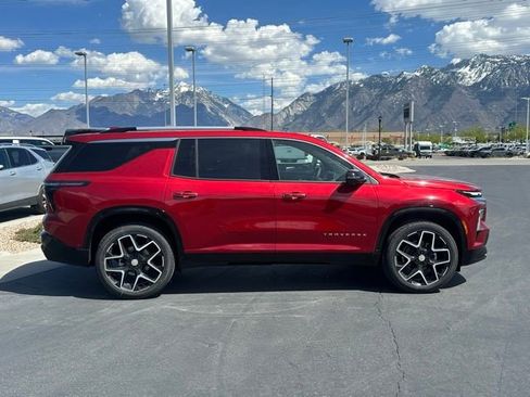 New 2026 Chevrolet Traverse High Country w/ LPO, Floor Liner Package AWD/4WD image 26
