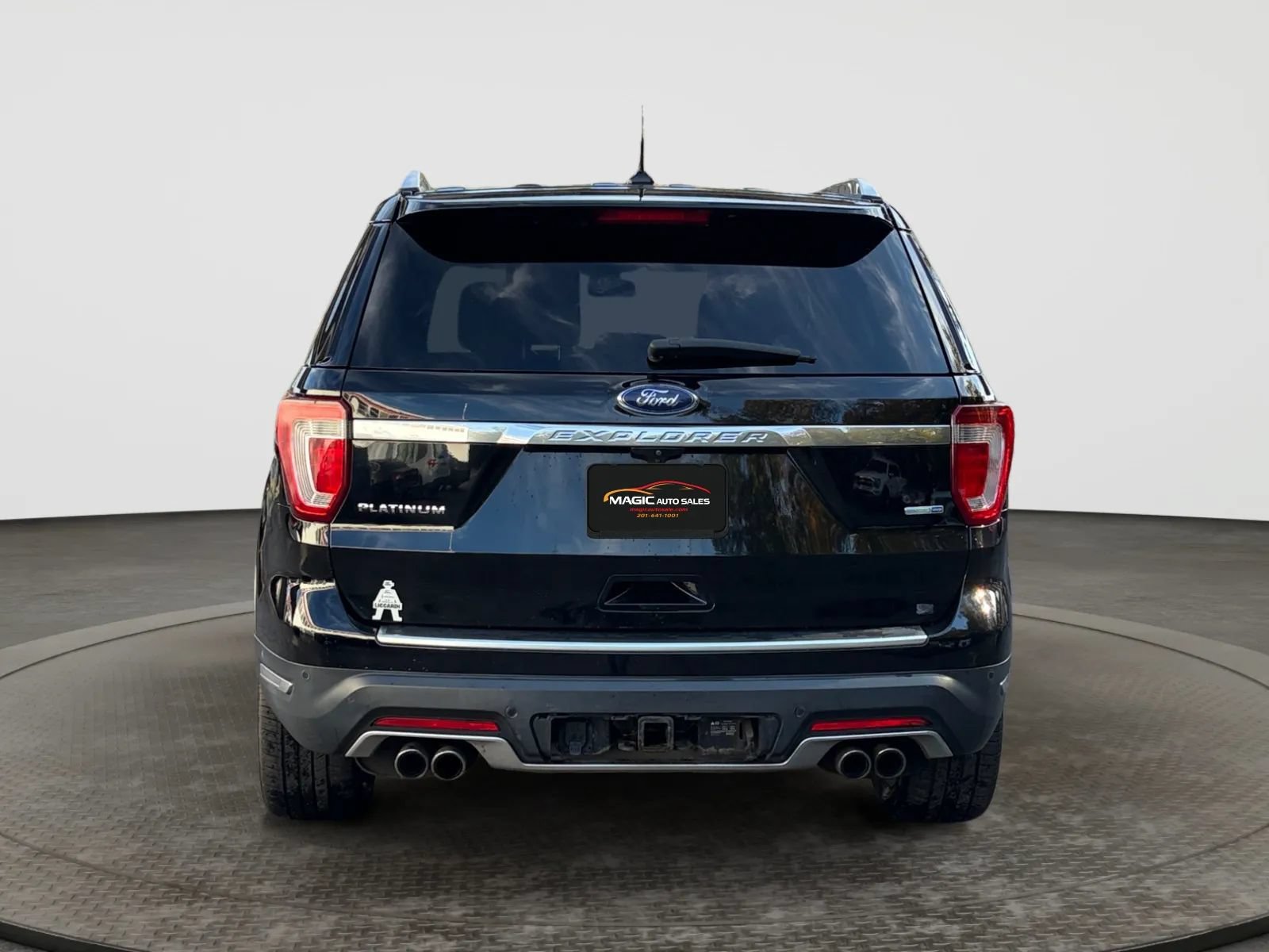 Used 2018 Ford Explorer Platinum AWD/4WD image 9