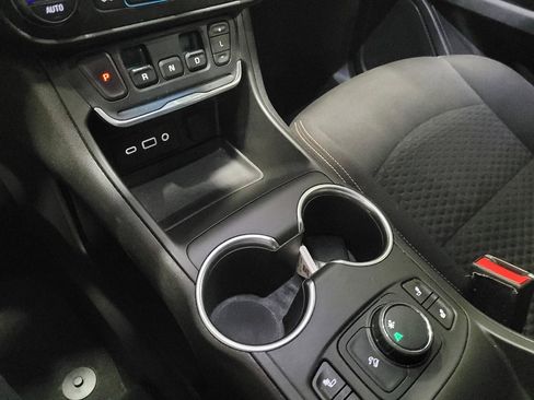 Used 2019 GMC Terrain SLE w/ Driver Convenience Package image 26