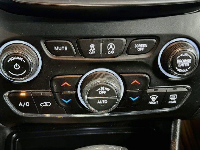 Used 2020 Jeep Cherokee Limited w/ Technology Group AWD/4WD image 15