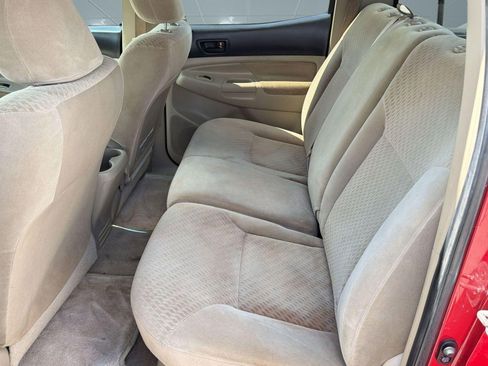 Used 2010 Toyota Tacoma PreRunner image 14