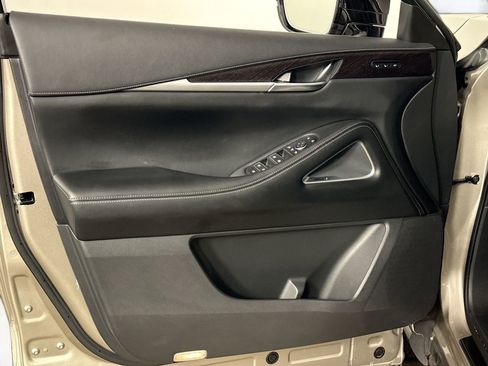 Used 2025 INFINITI QX60 Sensory w/ Vision Package AWD/4WD image 18