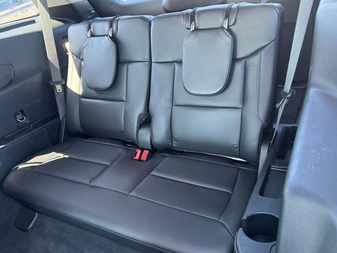 Used 2023 Ford Explorer XLT w/ Equipment Group 202A AWD/4WD image 12
