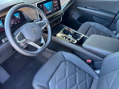 Used 2026 Volkswagen Atlas SE AWD/4WD image 4