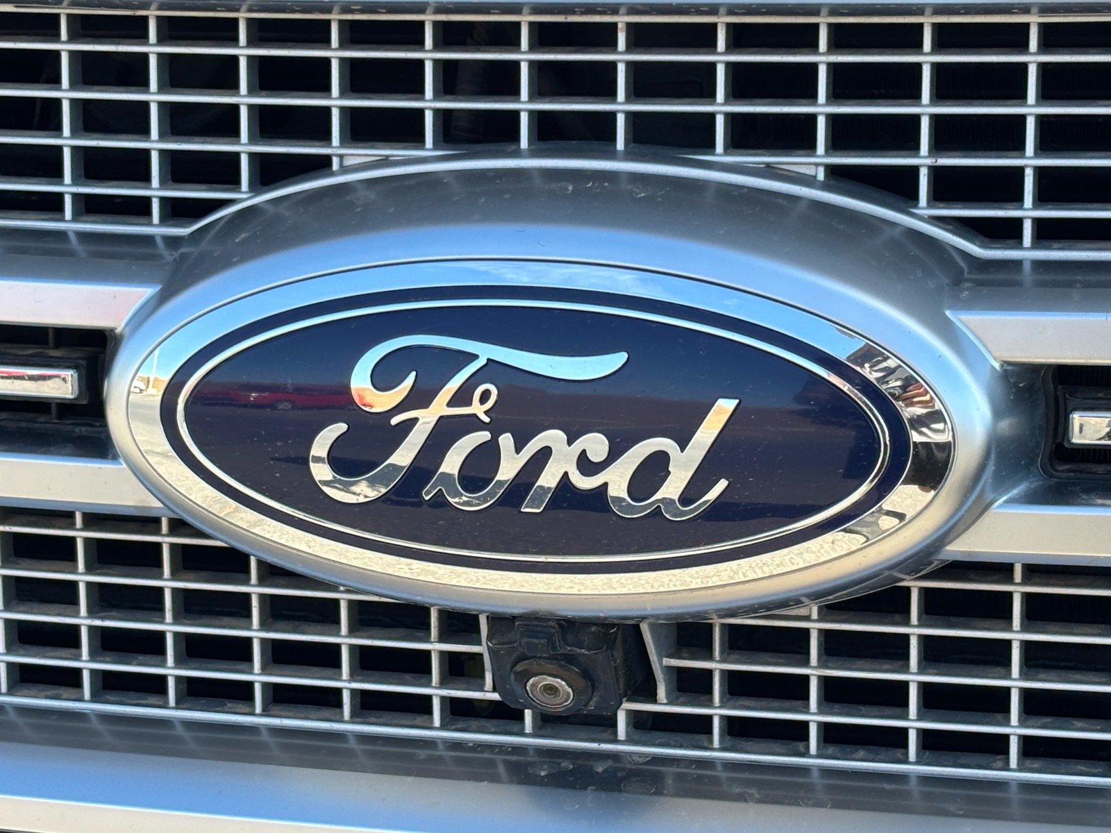 Used 2015 Ford F150 Platinum w/ Equipment Group 701A Luxury AWD/4WD image 9