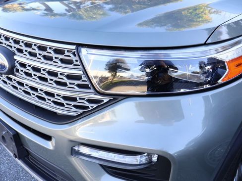 Used 2020 Ford Explorer Limited image 3