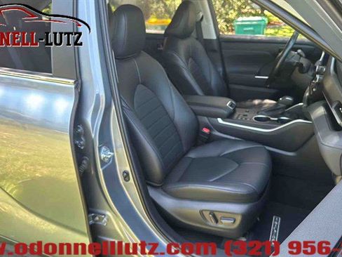 Used 2023 Toyota Highlander XLE FWD image 9