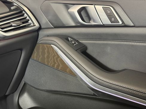 Used 2023 BMW X5 xDrive40i w/ Premium Package image 26