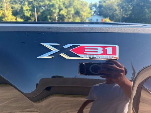 Used 2025 GMC Sierra 3500 SLT w/ SLT Premium Package AWD/4WD image 29