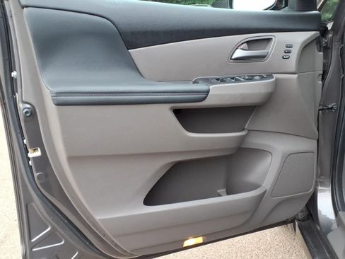 Used 2013 Honda Odyssey Touring image 13