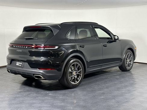 Certified 2025 Porsche Cayenne AWD/4WD image 7