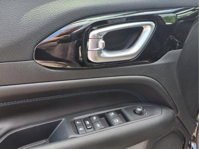 New 2026 Jeep Compass Latitude AWD/4WD image 15