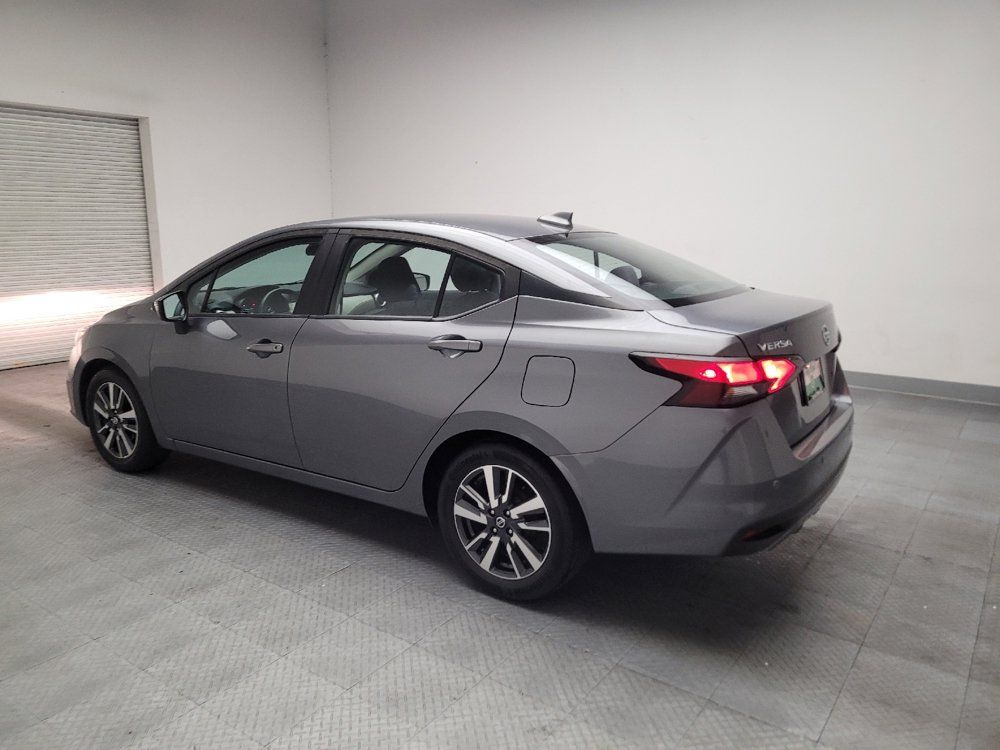 Used 2021 Nissan Versa SV FWD image 3