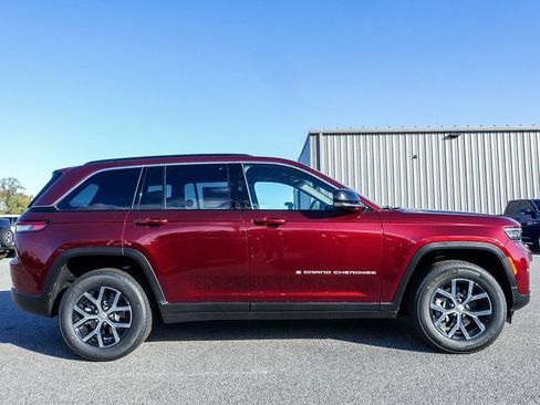 New 2025 Jeep Grand Cherokee Limited w/ Trailer Tow Package image 5