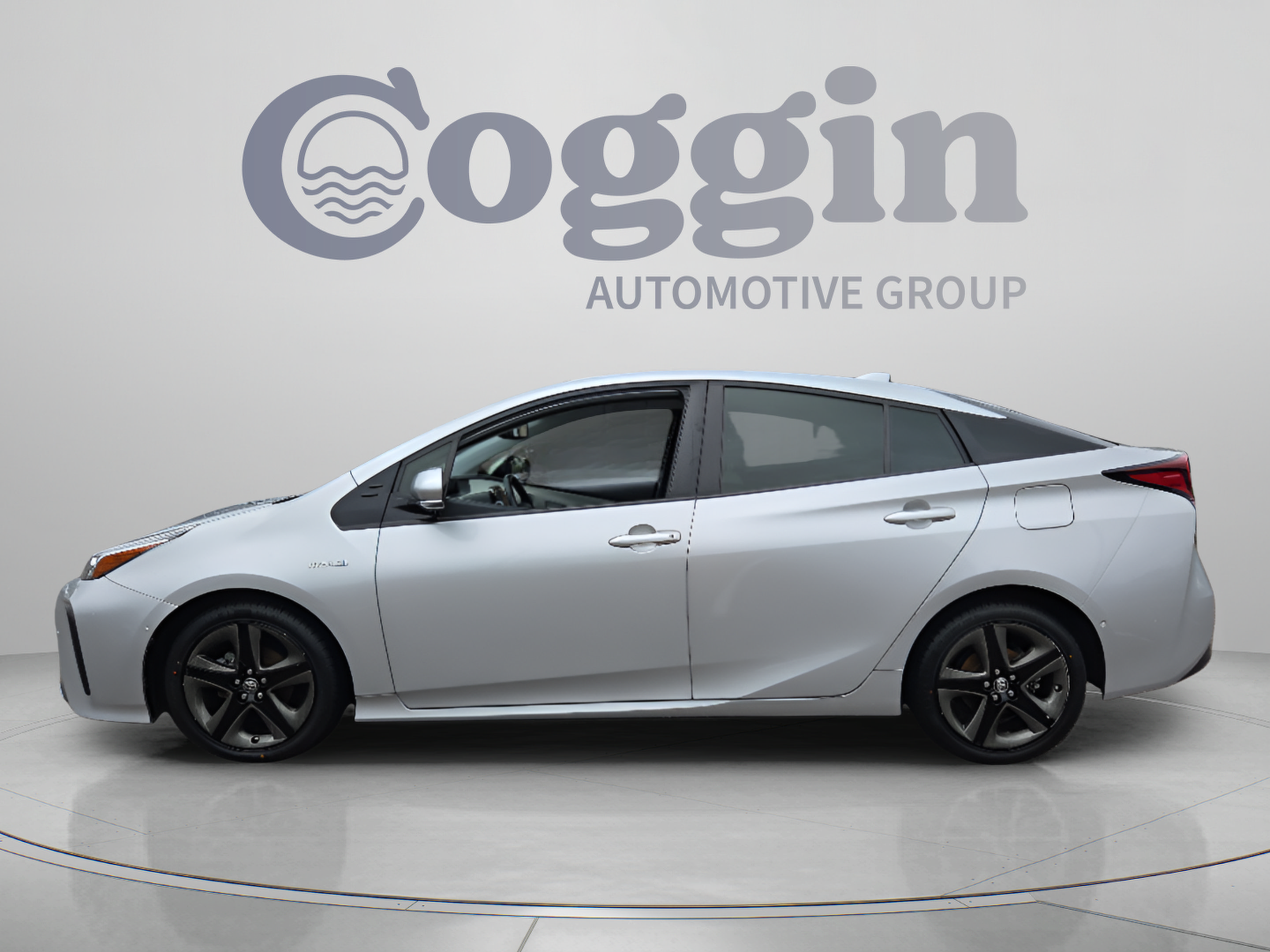 Used 2020 Toyota Prius Limited FWD image 2