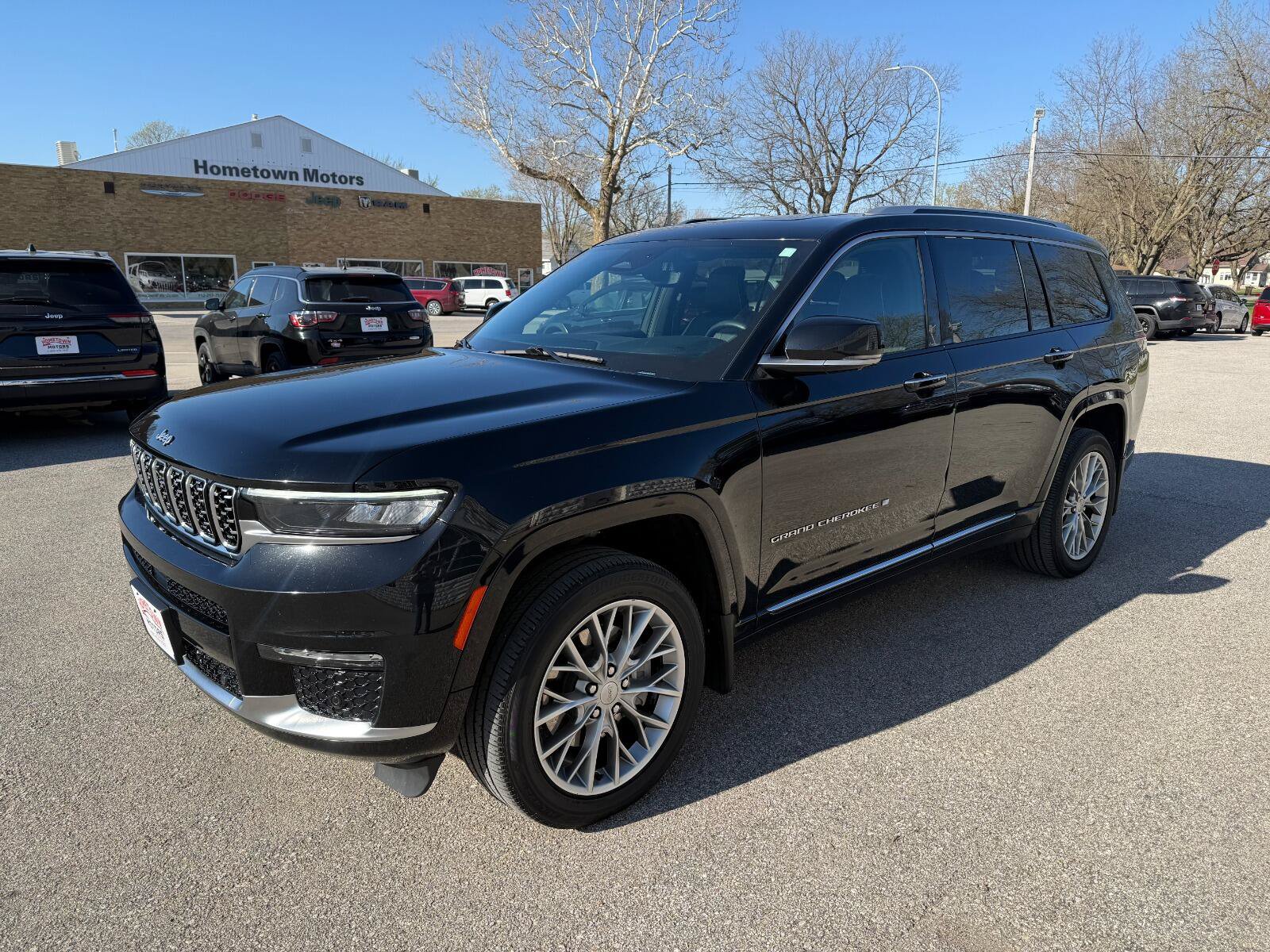 Used 2022 Jeep Grand Cherokee L Summit w/ Luxury Tech Group V AWD/4WD image 1