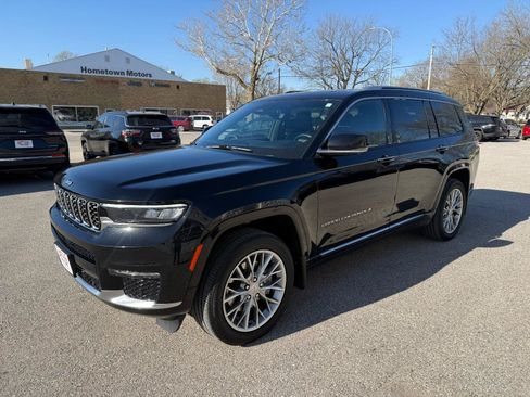 Used 2022 Jeep Grand Cherokee L Summit w/ Luxury Tech Group V AWD/4WD image 1