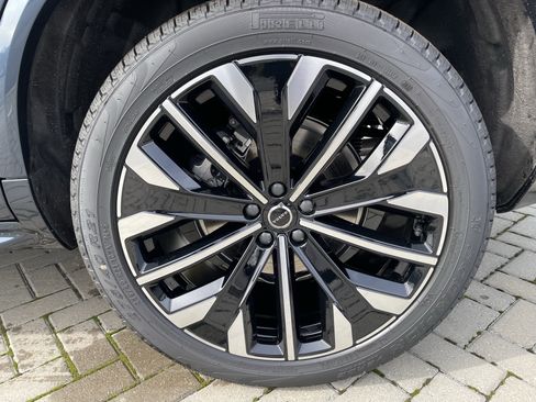 New 2026 Volvo XC90 B6 Ultra w/ Protection Package Premier image 8