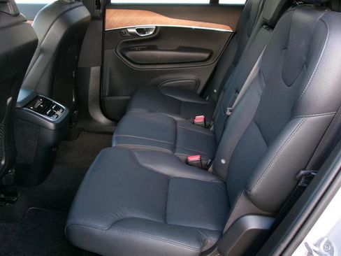 Used 2024 Volvo XC90 B6 Plus image 10