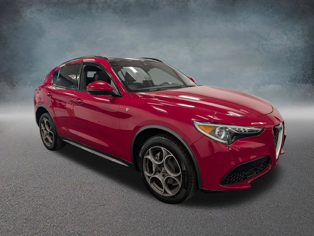 Used 2023 Alfa Romeo Stelvio Ti AWD/4WD image 3