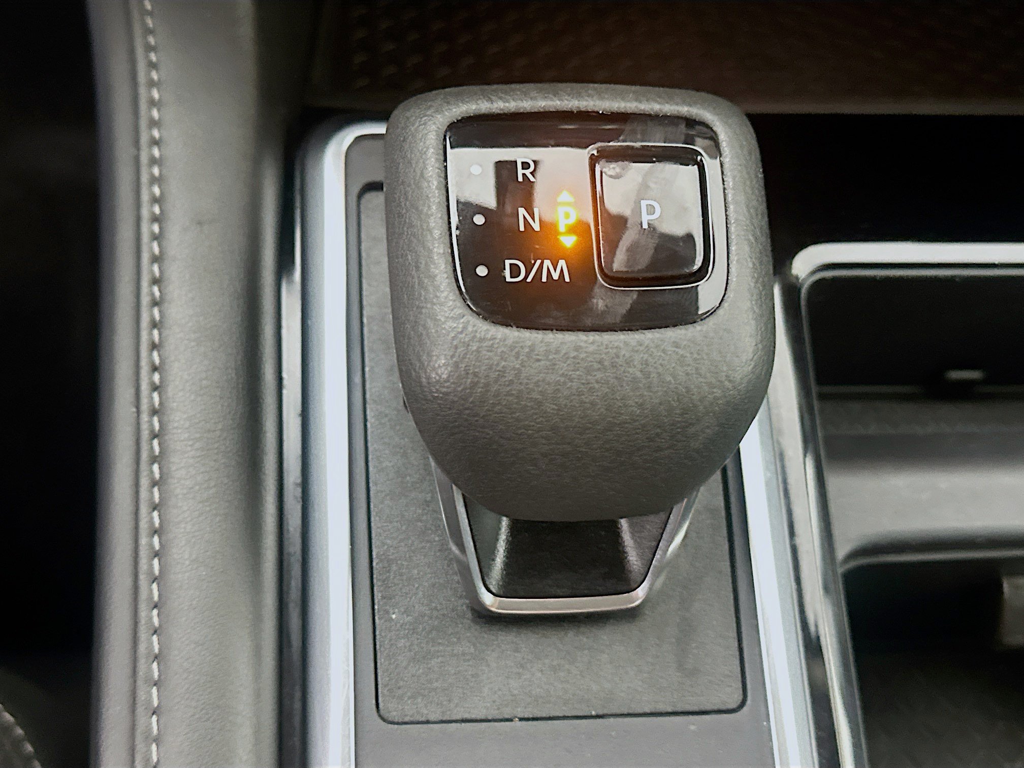 Used 2025 Nissan Pathfinder SV FWD image 24