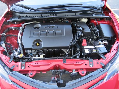 Used 2017 Toyota Corolla SE image 30