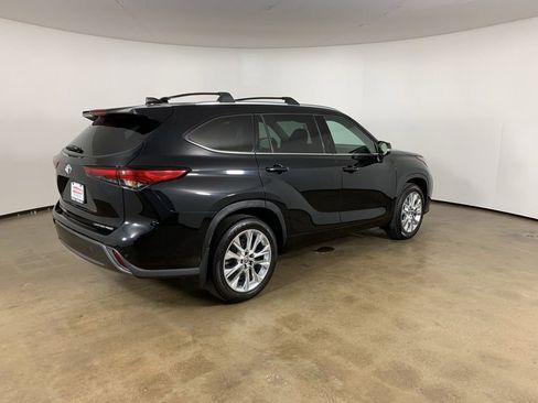 Used 2023 Toyota Highlander Limited AWD/4WD image 8