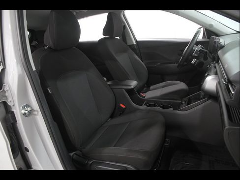 Certified 2024 Hyundai Kona SEL FWD image 18