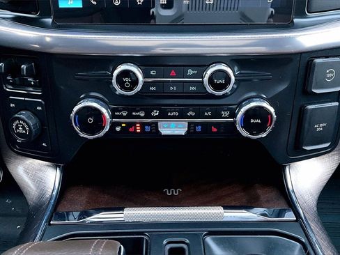 Certified 2025 Ford F150 King Ranch image 32