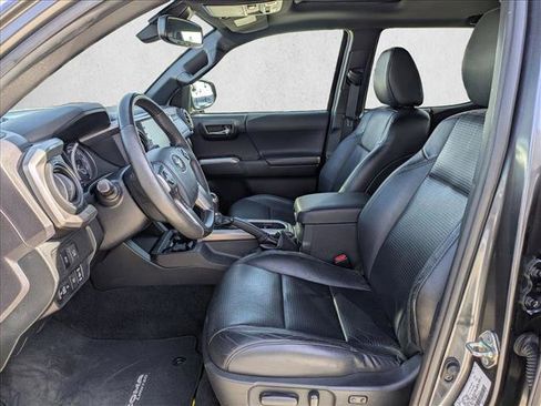 Used 2020 Toyota Tacoma Limited image 16