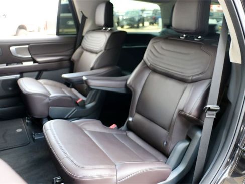 New 2025 Ford Expedition Platinum w/ Platinum Ultimate Package image 20