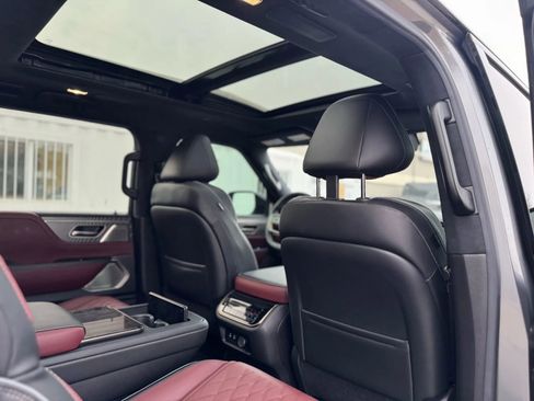 Used 2025 INFINITI QX80 Autograph image 40