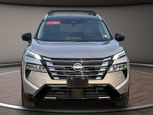 Certified 2025 Nissan Rogue Platinum AWD/4WD image 3
