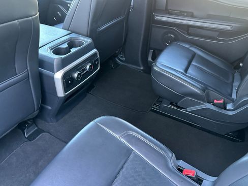 Used 2024 Ford Expedition XLT AWD/4WD image 13