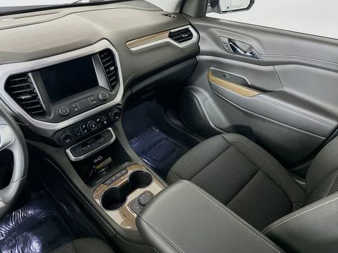 Used 2023 GMC Acadia SLE image 11