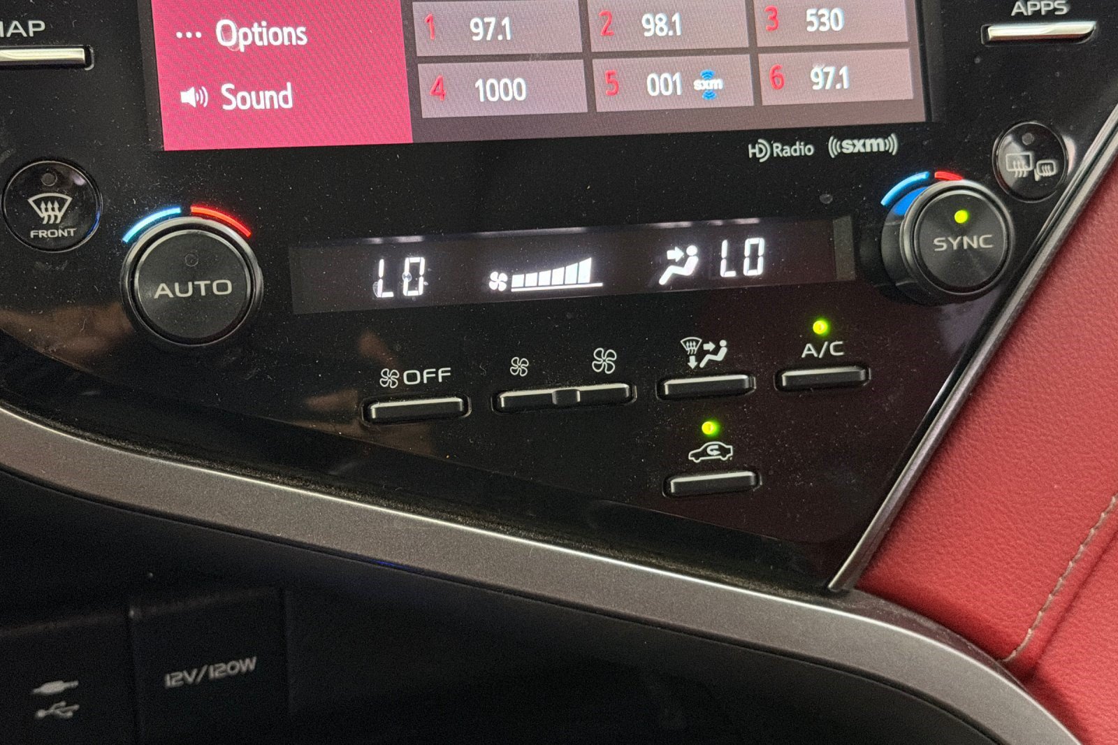 Used 2019 Toyota Camry XSE w/ Carpet Mat Package FWD image 19