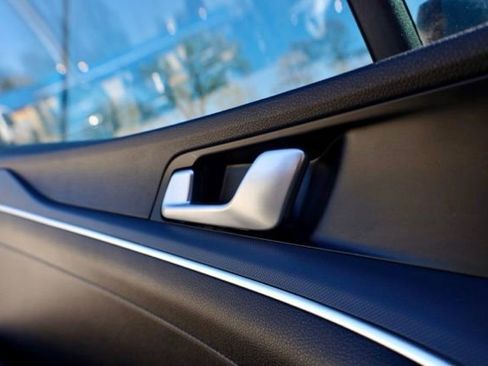 Used 2022 Kia K5 LXS image 22