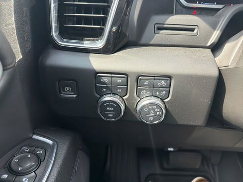 Used 2023 GMC Sierra 1500 Denali AWD/4WD image 12