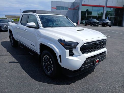 New 2025 Toyota Tacoma TRD Sport image 1