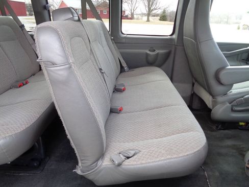 Used 2018 GMC Savana 3500 LT w/ LT Preferred Equipment Group RWD image 33