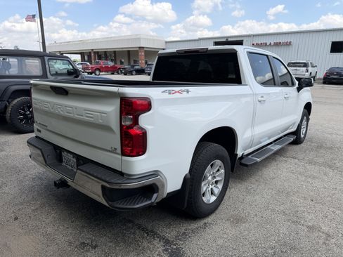 Used 2021 Chevrolet Silverado 1500 LT w/ Bed Protection Package AWD/4WD image 8