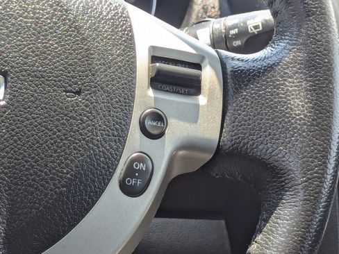 Used 2013 Nissan Rogue SL AWD/4WD image 16