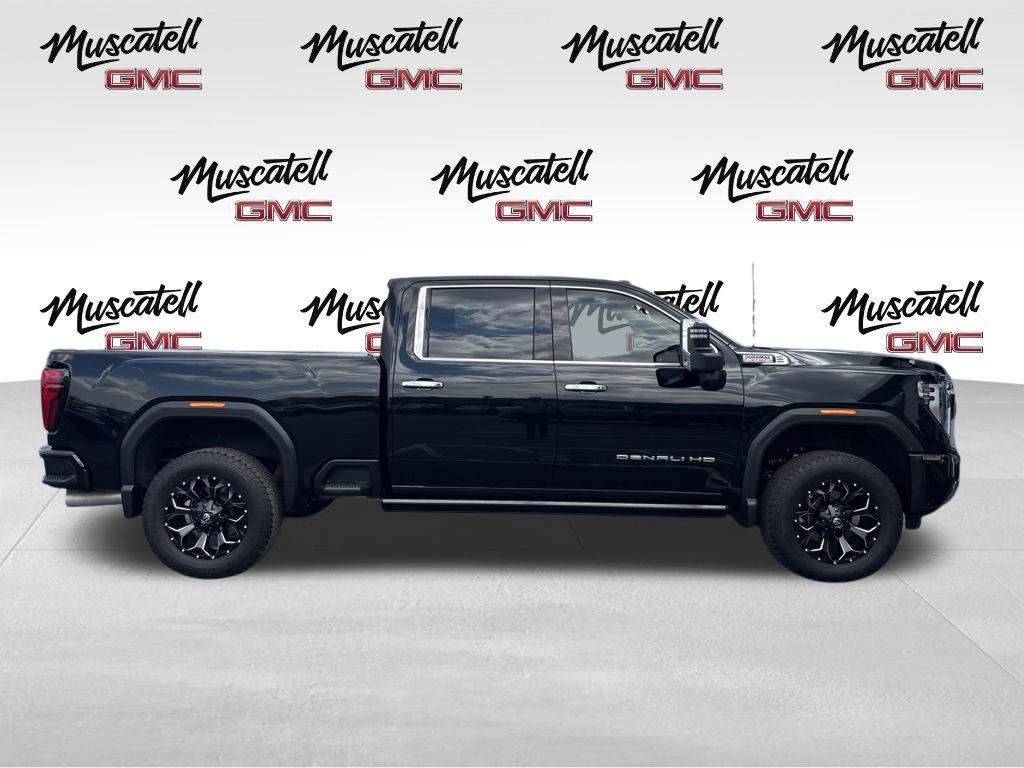 Used 2024 GMC Sierra 2500 Denali w/ Denali Reserve Package AWD/4WD image 2