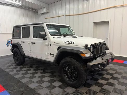 Used 2022 Jeep Wrangler Unlimited Sport AWD/4WD image 3