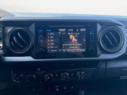 Used 2019 Toyota Tacoma TRD Sport w/ Technology Package AWD/4WD image 17