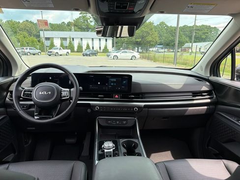Used 2026 Kia Carnival SX Prestige FWD image 8