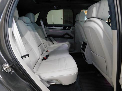 Used 2021 Porsche Cayenne GTS image 94