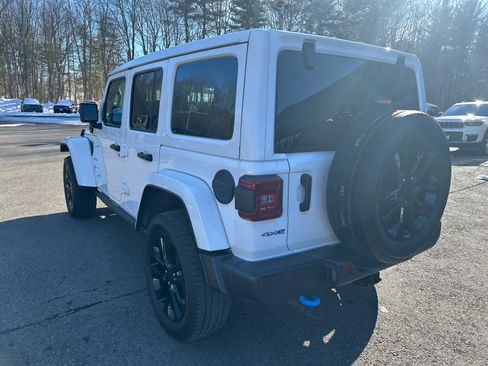Used 2023 Jeep Wrangler Sahara w/ Cold Weather Group image 8