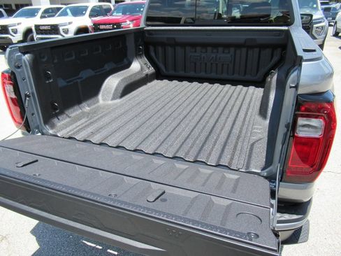 New 2026 GMC Canyon Elevation w/ Convenience Package RWD image 30